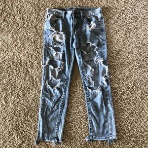 American Eagle Flex distressed light washed denim jeans. Size 28 x 28